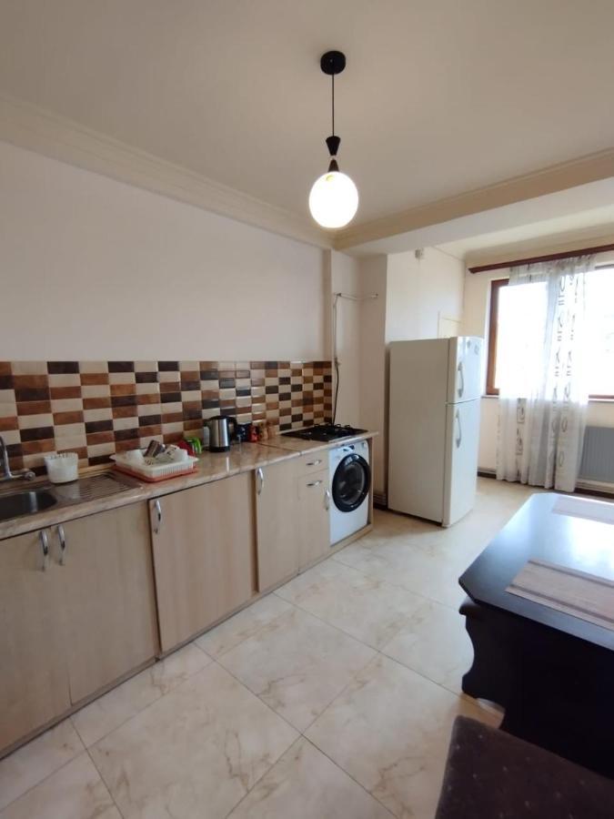 דירות יירבאן Large Apt Near Republic Square מראה חיצוני תמונה