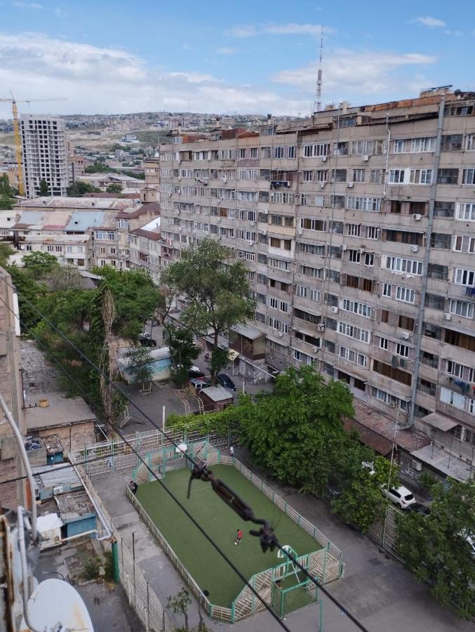 דירות יירבאן Large Apt Near Republic Square מראה חיצוני תמונה