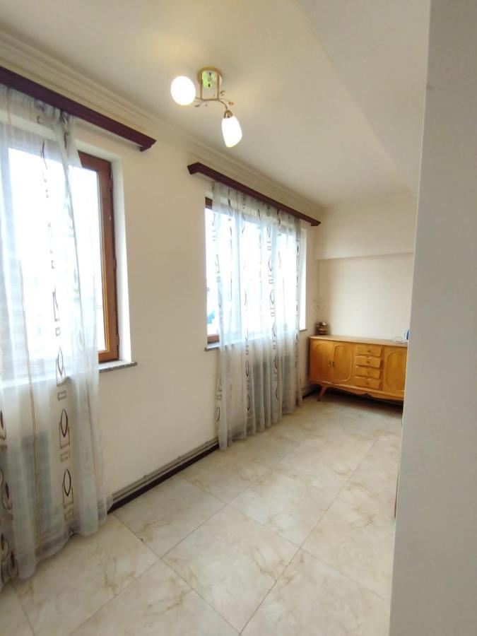 דירות יירבאן Large Apt Near Republic Square מראה חיצוני תמונה